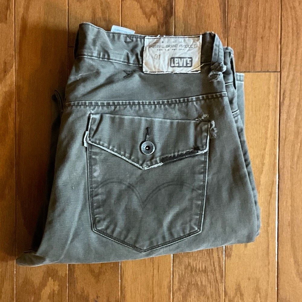 Men’s Levi’s Stylish Original Brand Product Tab Twills Slim Straight Pants!